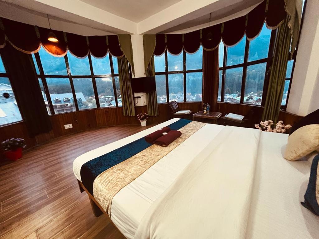 Hotel In Manali With Mountain View Near Mall Road المظهر الخارجي الصورة