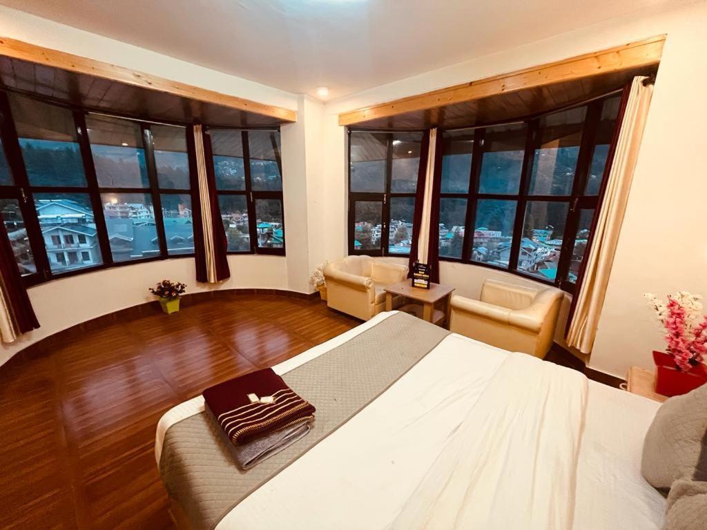 Hotel In Manali With Mountain View Near Mall Road المظهر الخارجي الصورة