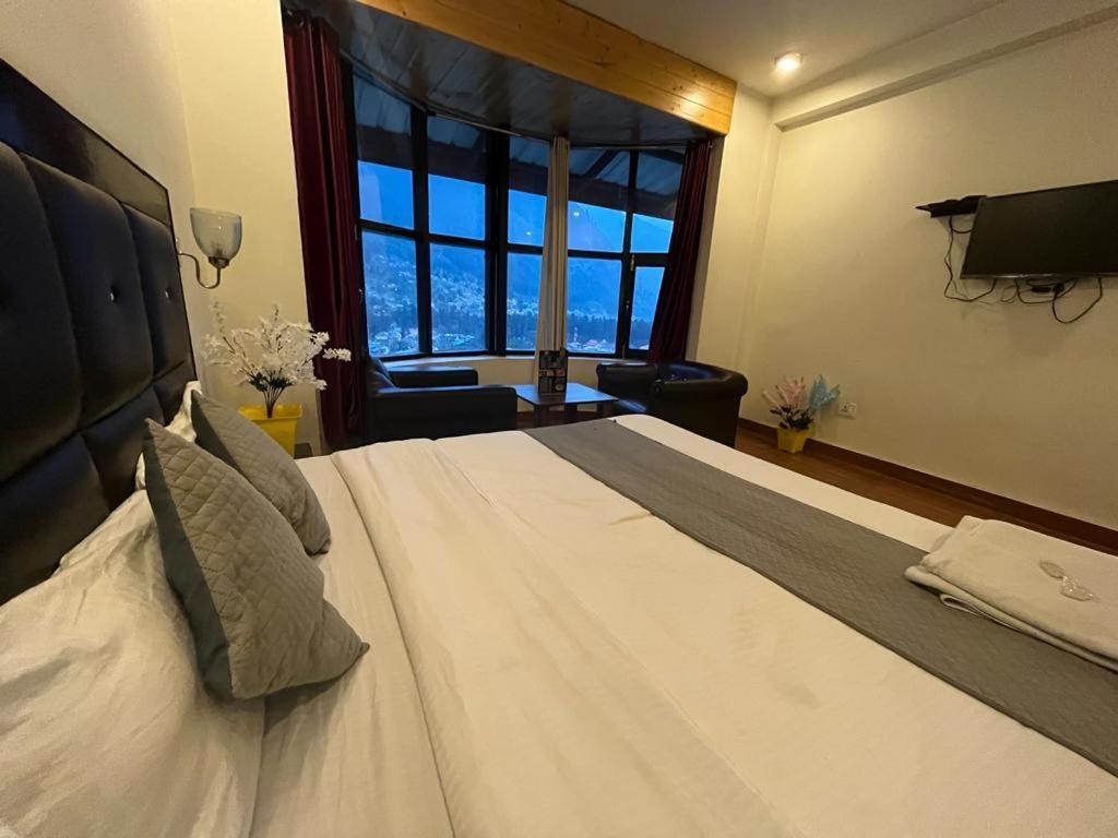 Hotel In Manali With Mountain View Near Mall Road المظهر الخارجي الصورة