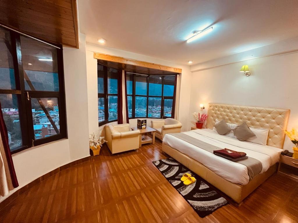 Hotel In Manali With Mountain View Near Mall Road المظهر الخارجي الصورة