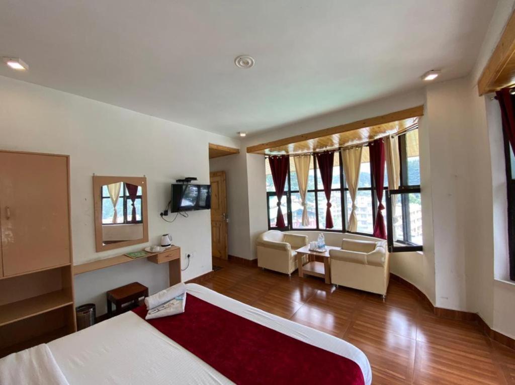 Hotel In Manali With Mountain View Near Mall Road المظهر الخارجي الصورة